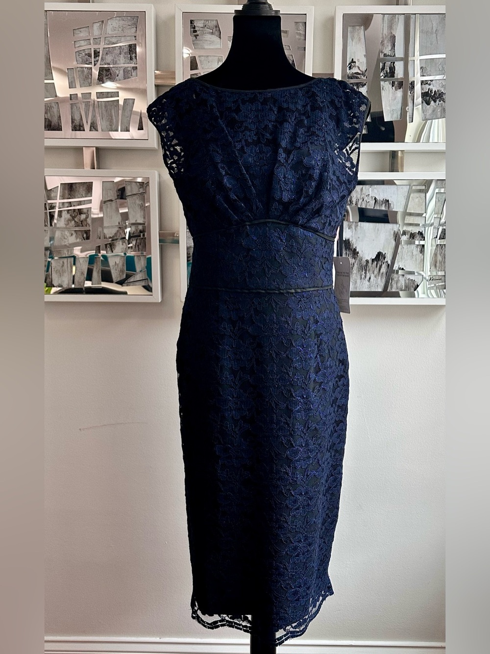 Elegant Maggy London Midi Dress